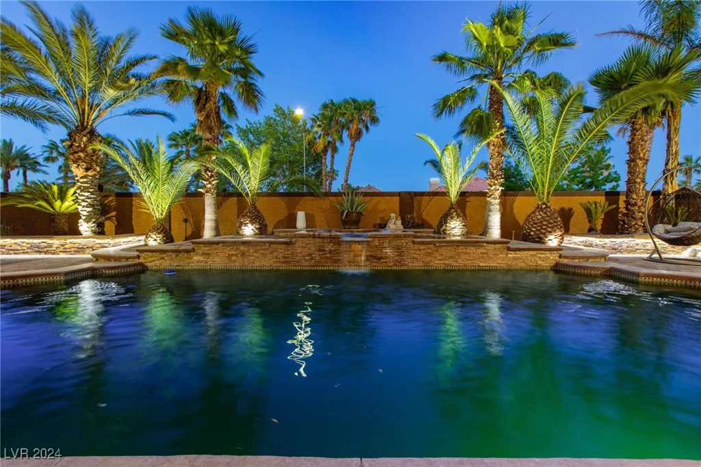 1504 Castle Wall, Las Vegas, NV 89117