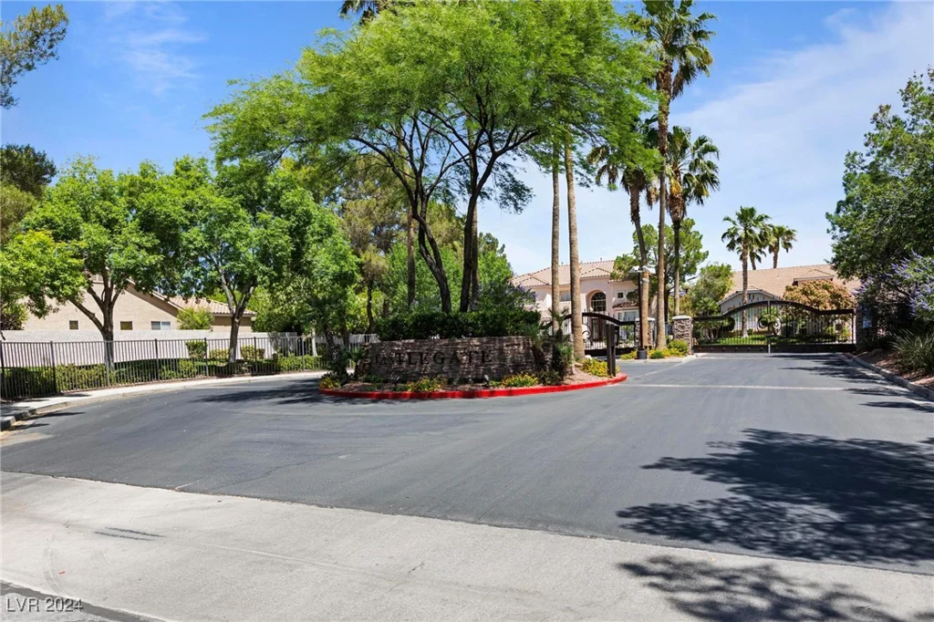 1504 Castle Wall, Las Vegas, NV 89117