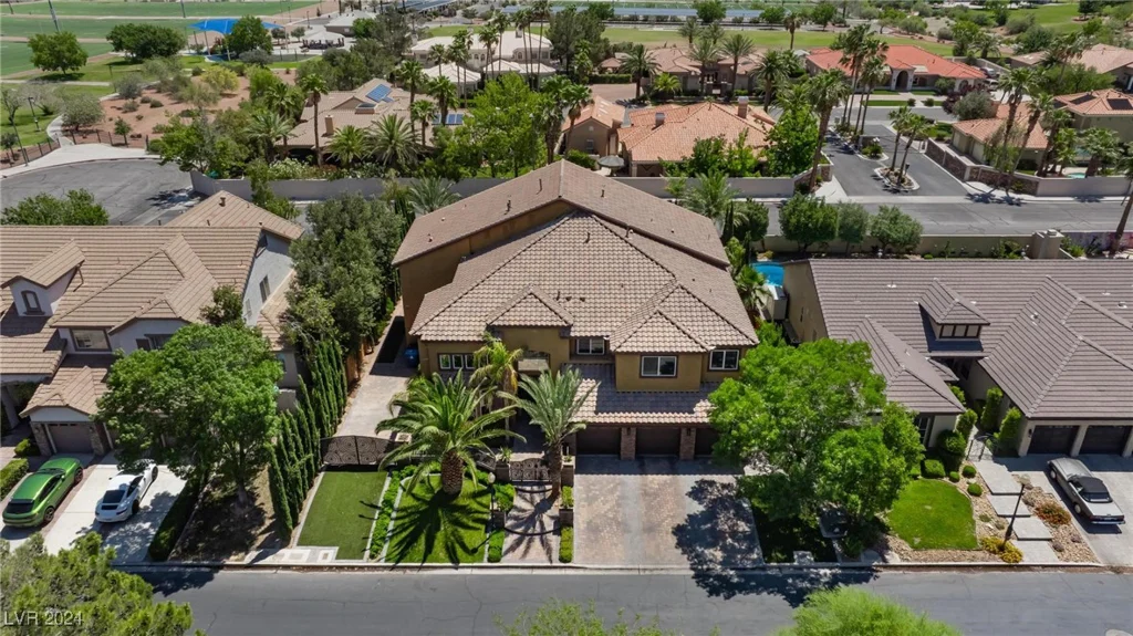 1504 Castle Wall, Las Vegas, NV 89117