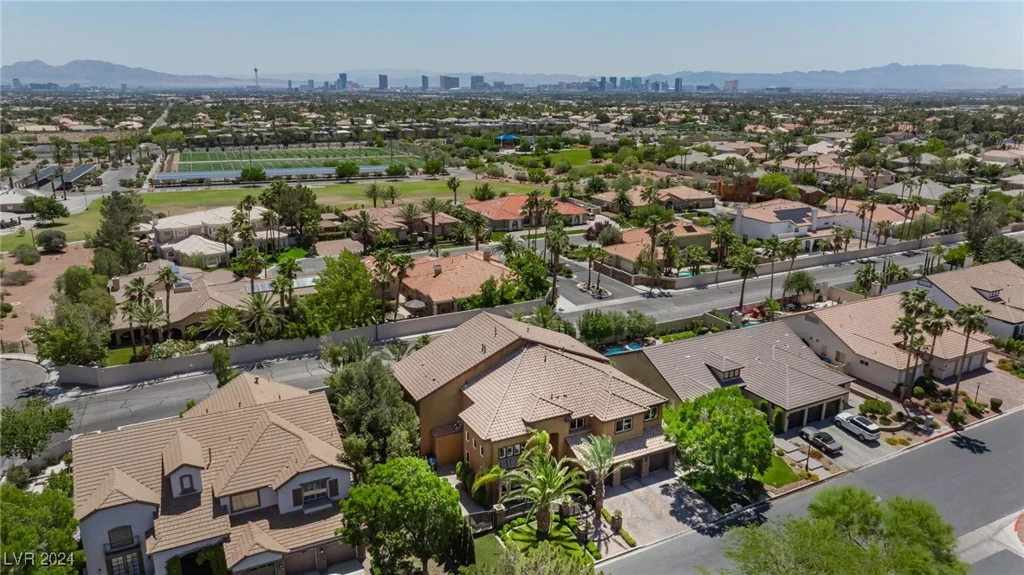 1504 Castle Wall, Las Vegas, NV 89117