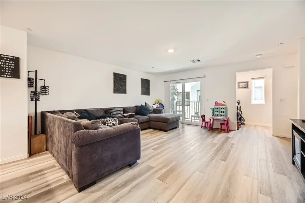 12322 Dusk Blue, Las Vegas, NV 89183
