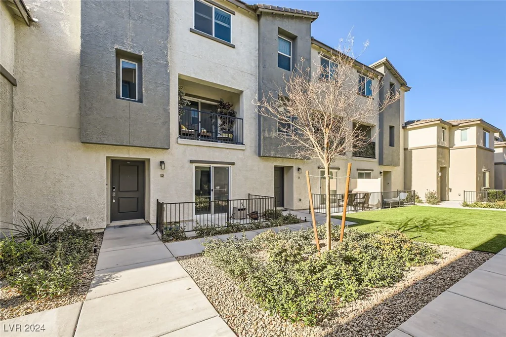 12322 Dusk Blue, Las Vegas, NV 89183