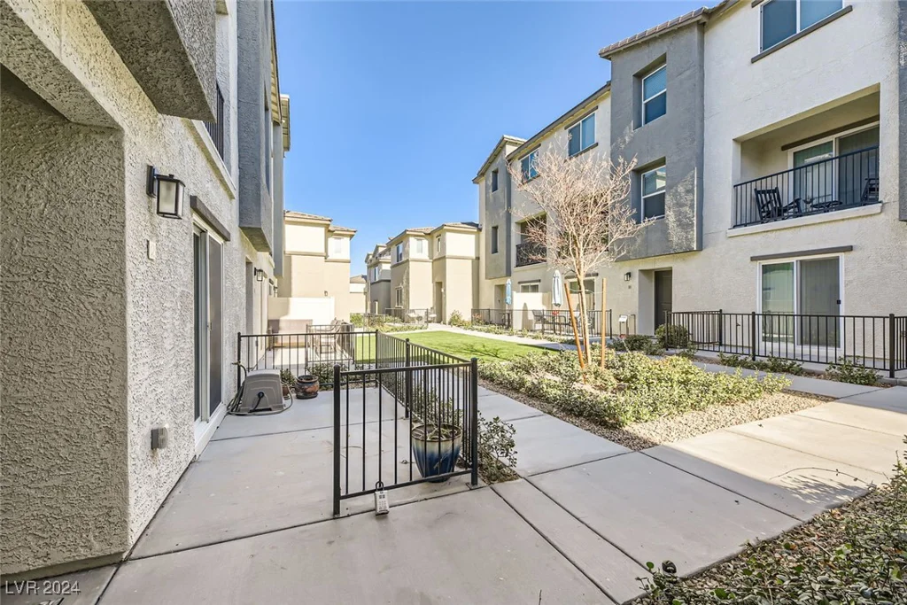 12322 Dusk Blue, Las Vegas, NV 89183