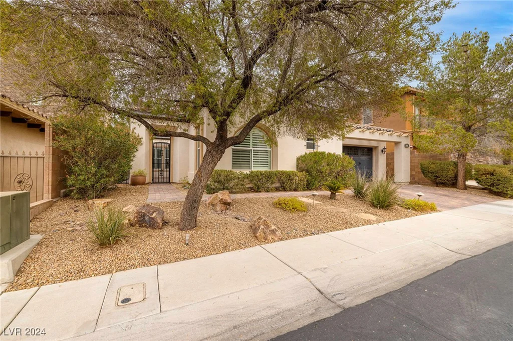 448 Punto Vallata, Henderson, NV 89011