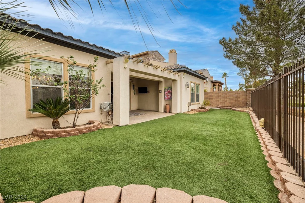 448 Punto Vallata, Henderson, NV 89011