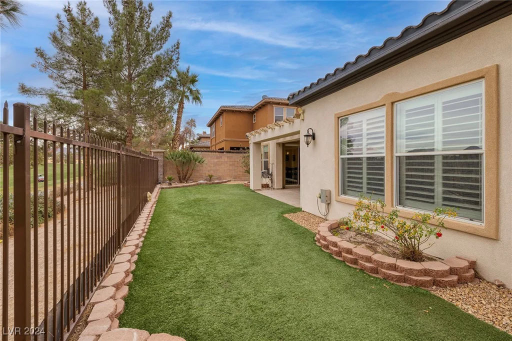 448 Punto Vallata, Henderson, NV 89011