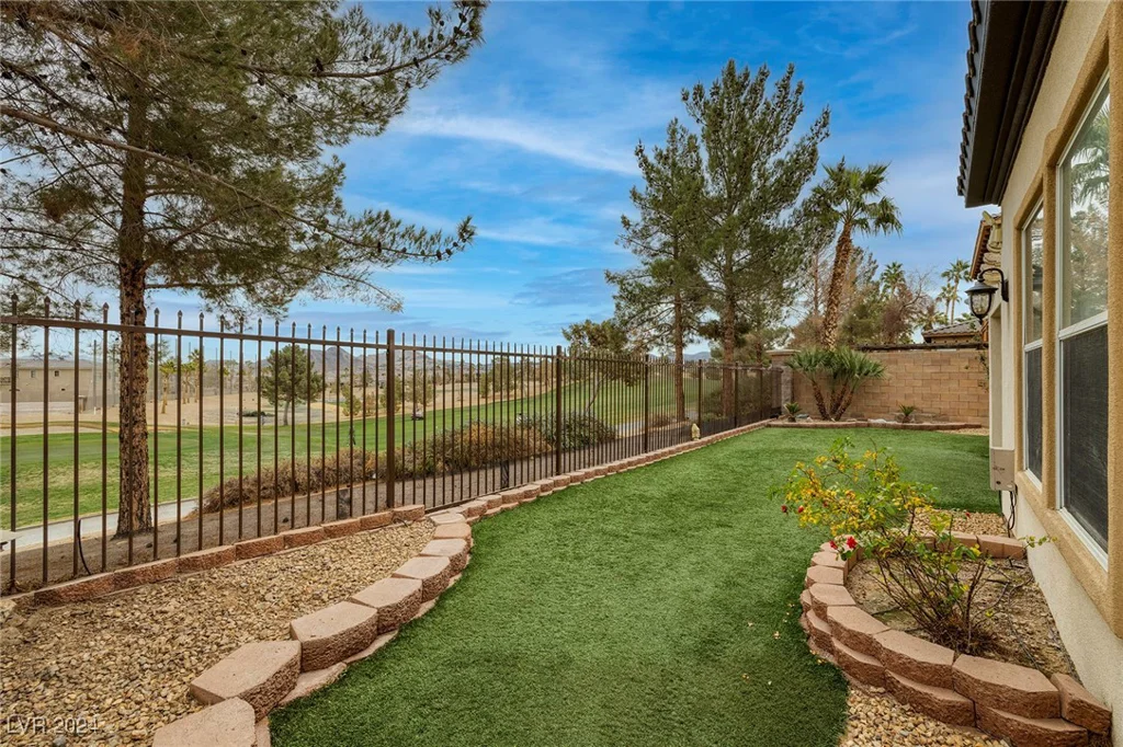 448 Punto Vallata, Henderson, NV 89011