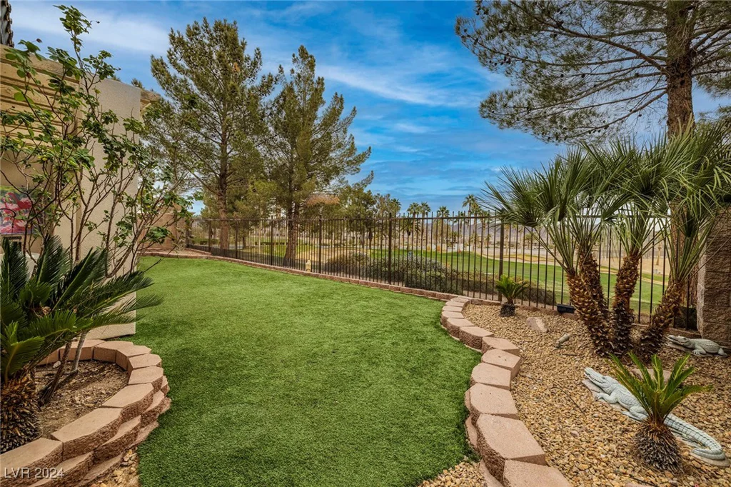 448 Punto Vallata, Henderson, NV 89011