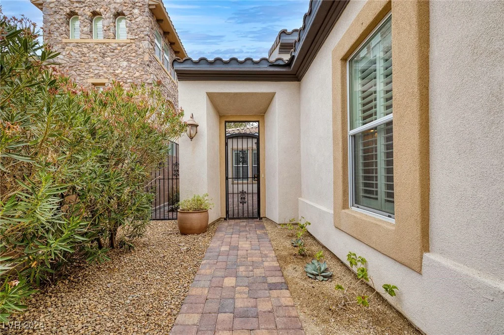 448 Punto Vallata, Henderson, NV 89011
