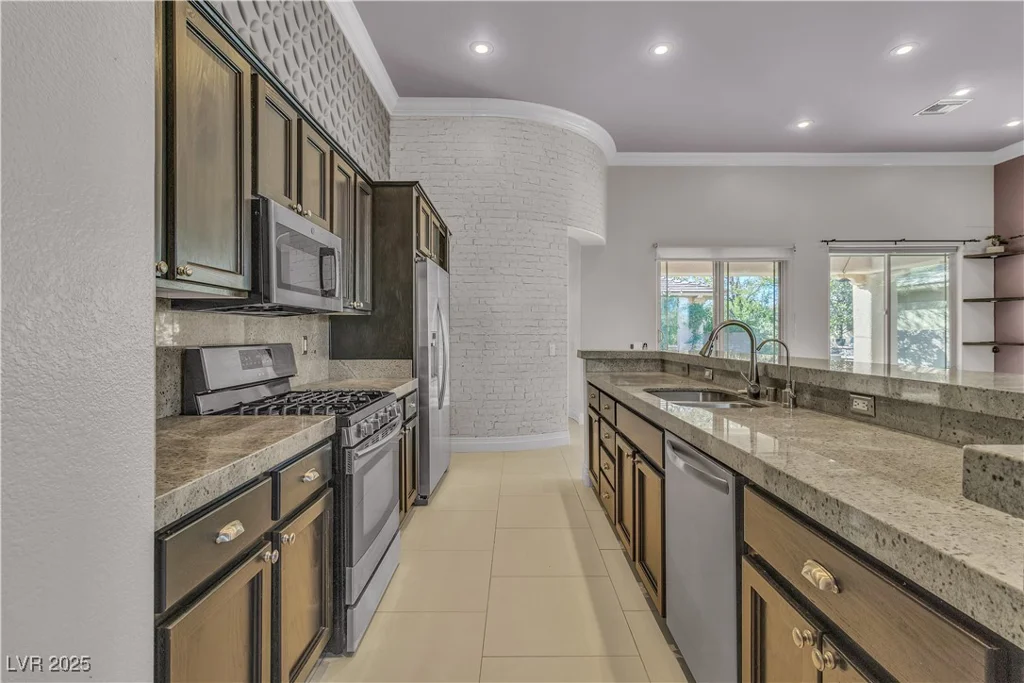 120 Emerald Dunes, Henderson, NV 89052
