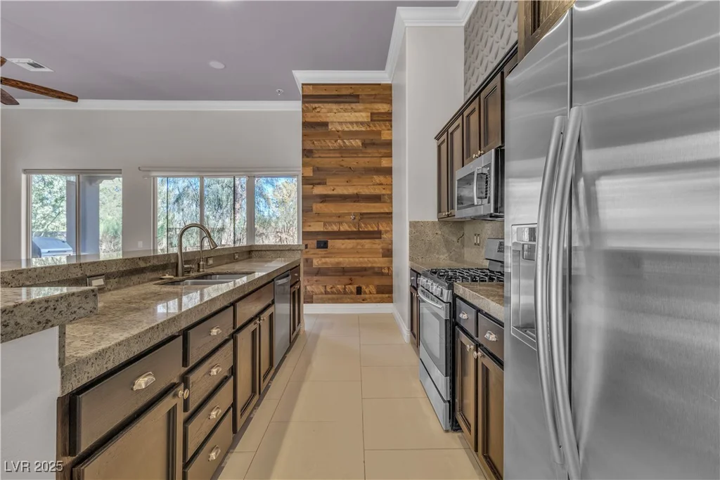 120 Emerald Dunes, Henderson, NV 89052