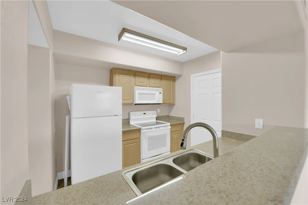 8000 Badura, Las Vegas, NV 89113