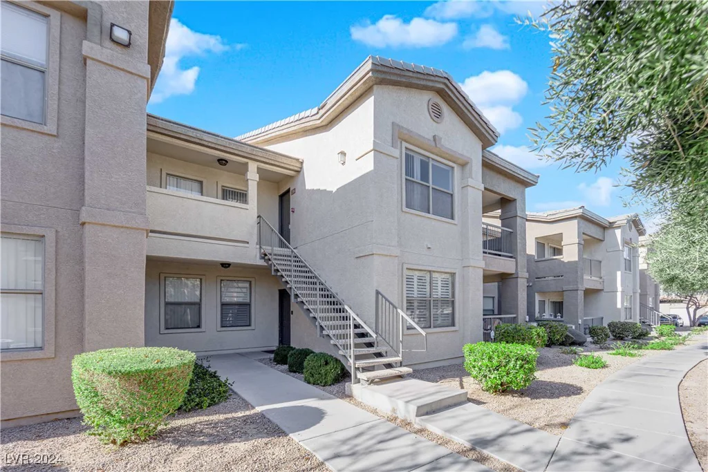 8000 Badura, Las Vegas, NV 89113