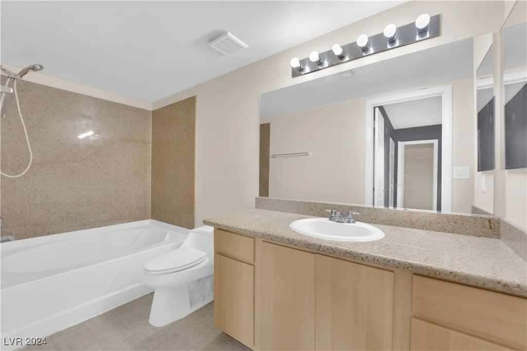 8000 Badura, Las Vegas, NV 89113