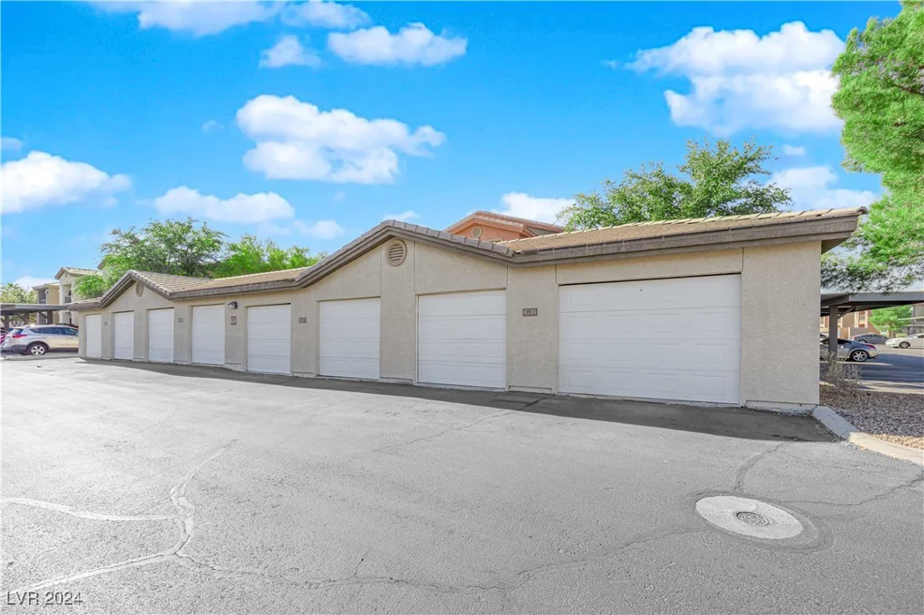 8000 Badura, Las Vegas, NV 89113
