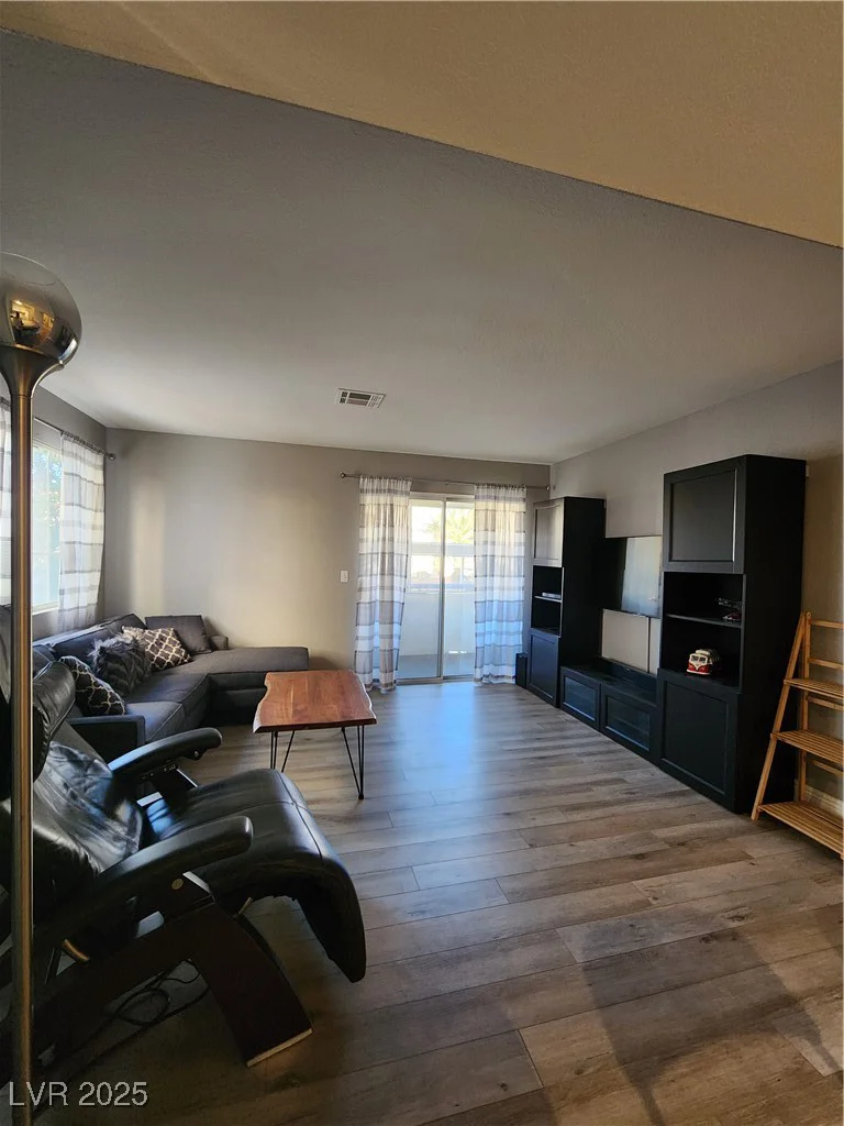 2725 Nellis, Las Vegas, NV 89121