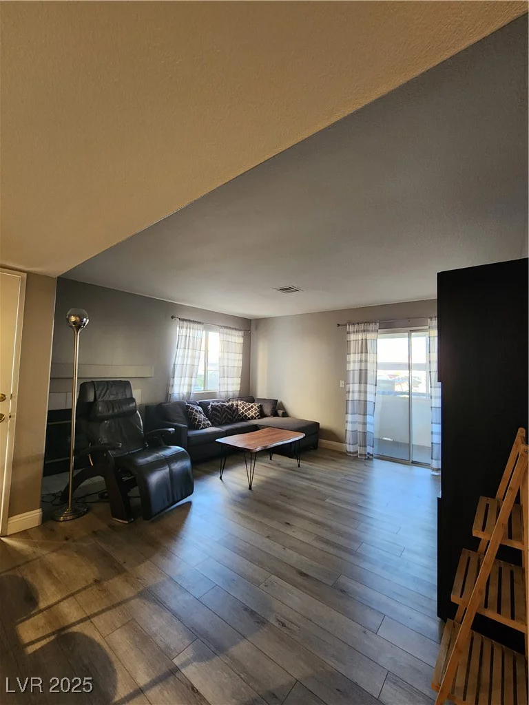2725 Nellis, Las Vegas, NV 89121