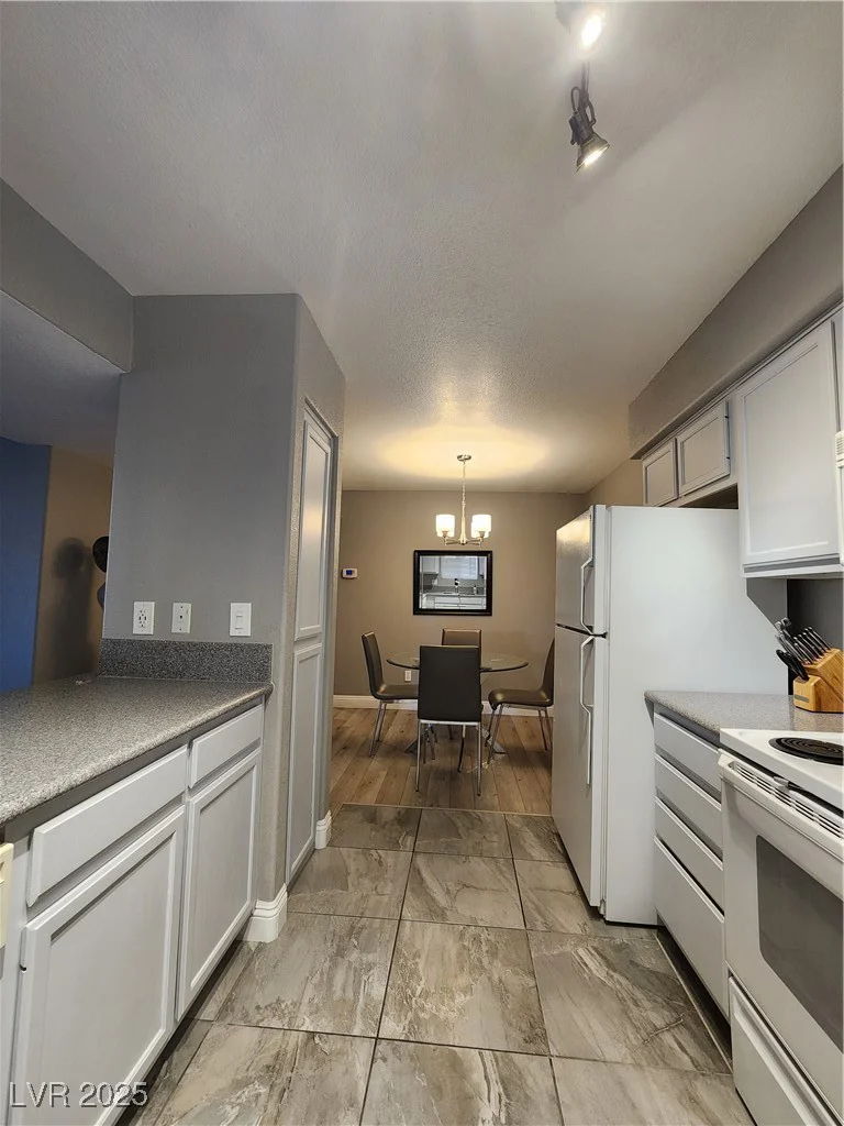 2725 Nellis, Las Vegas, NV 89121
