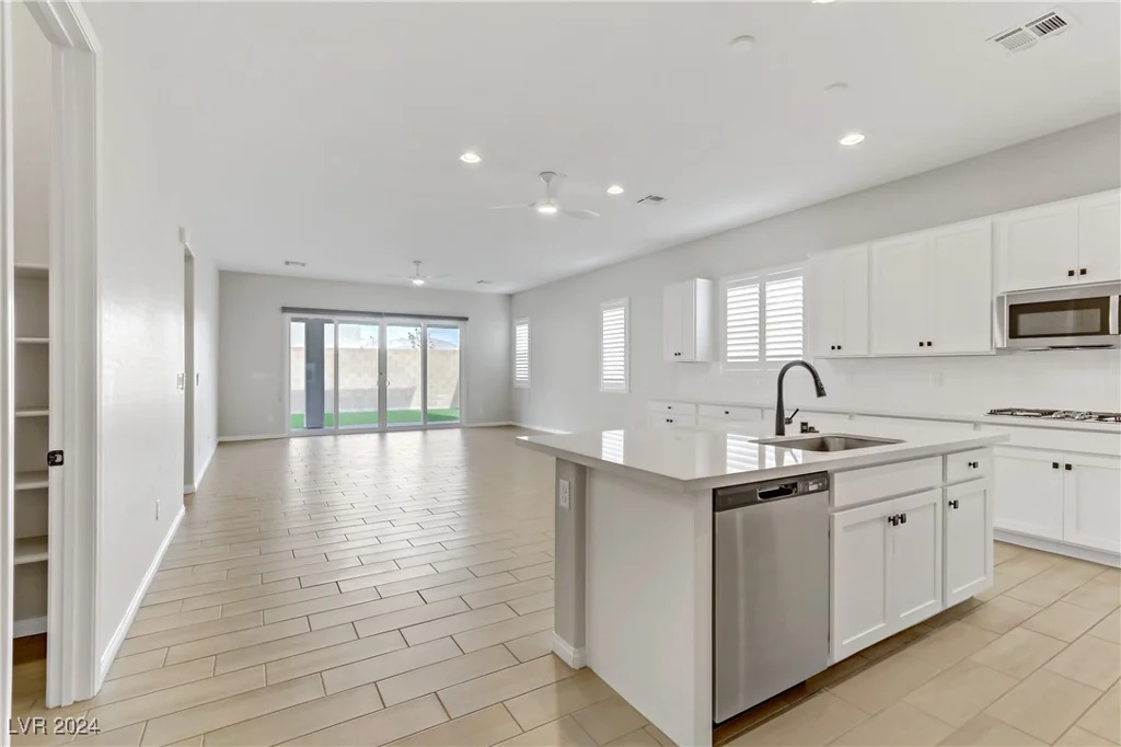 54 Barton Bay, North Las Vegas, NV 89031