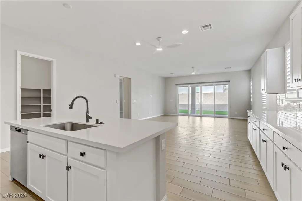 54 Barton Bay, North Las Vegas, NV 89031