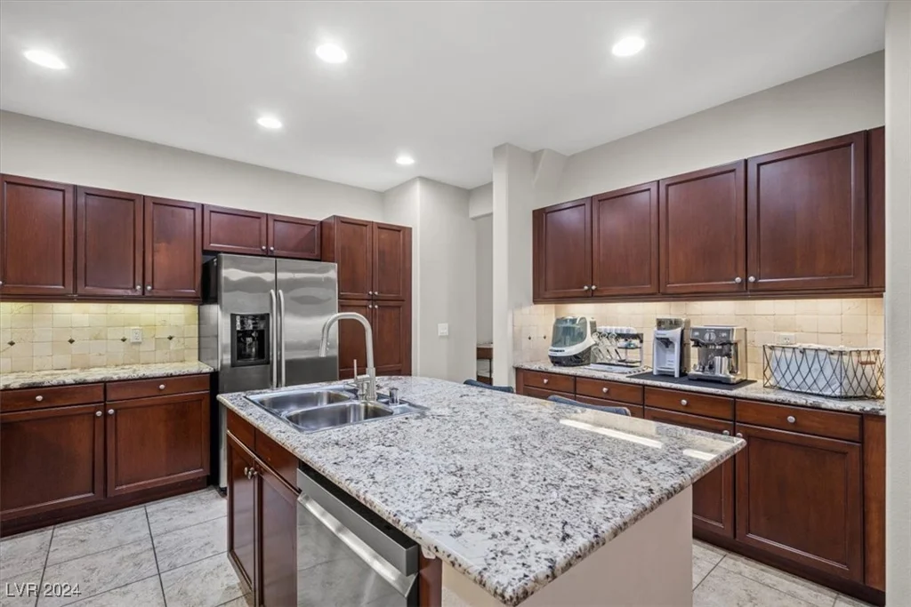 8027 Carr Valley, Las Vegas, NV 89131