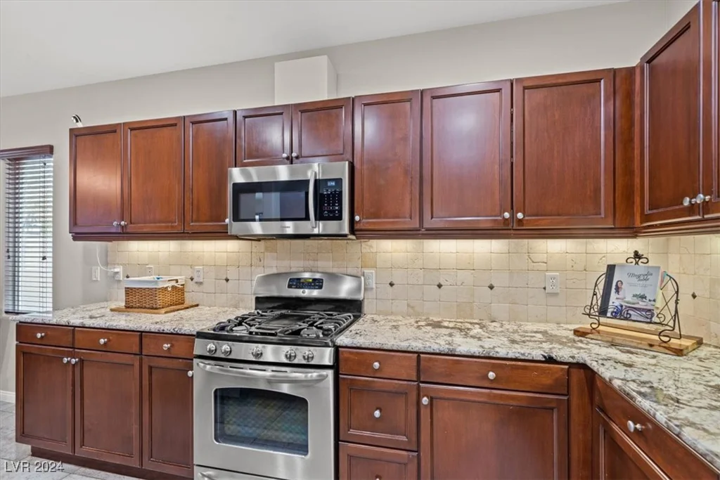 8027 Carr Valley, Las Vegas, NV 89131