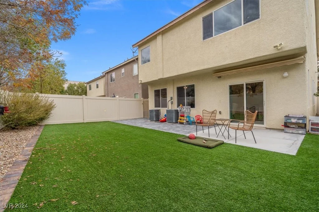 8027 Carr Valley, Las Vegas, NV 89131