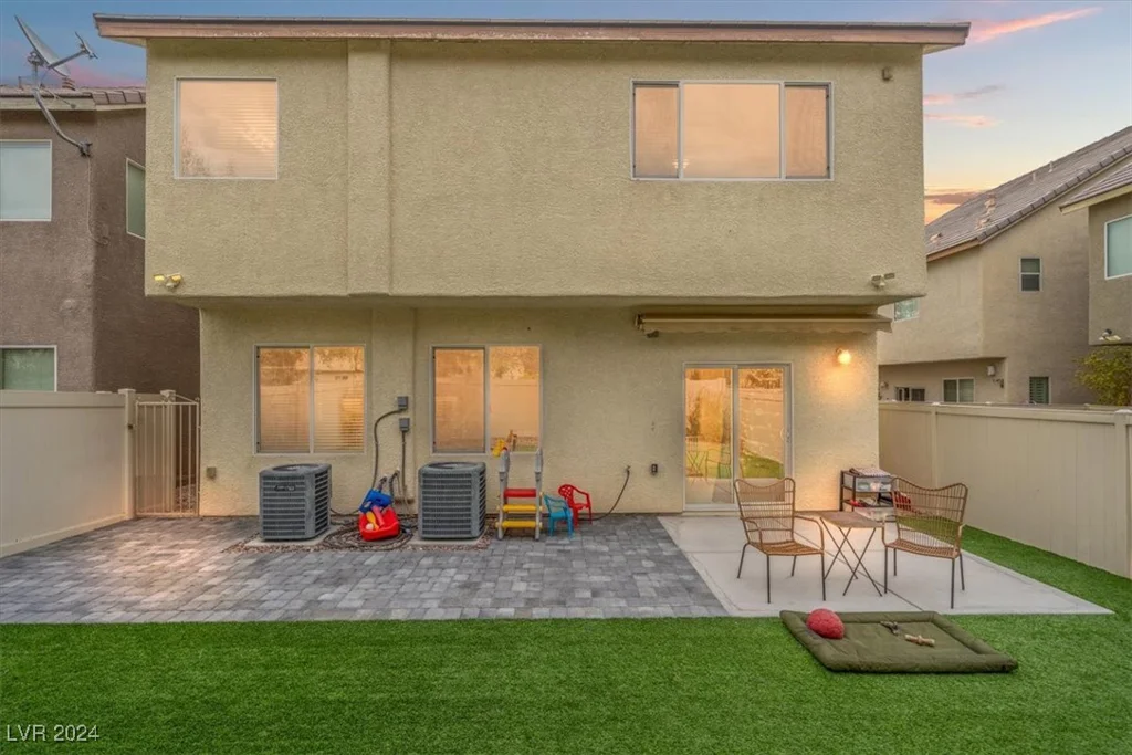 8027 Carr Valley, Las Vegas, NV 89131
