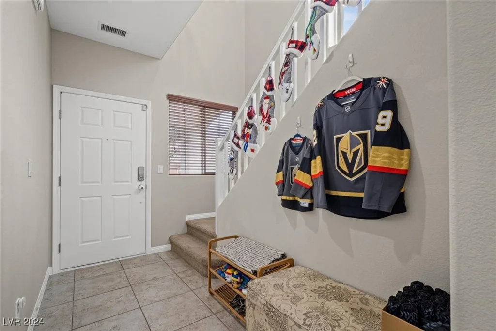 8027 Carr Valley, Las Vegas, NV 89131