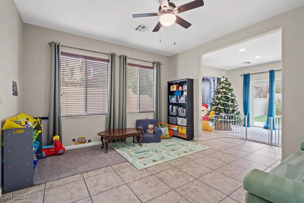 8027 Carr Valley, Las Vegas, NV 89131