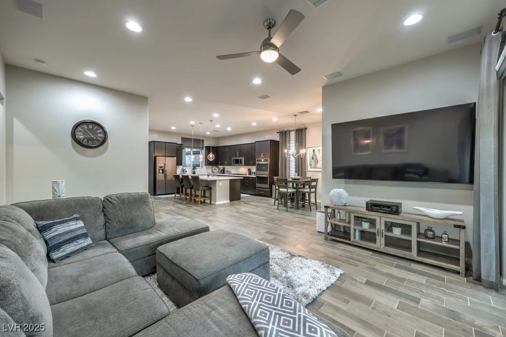 5433 Strawberry Swing, North Las Vegas, NV 89081
