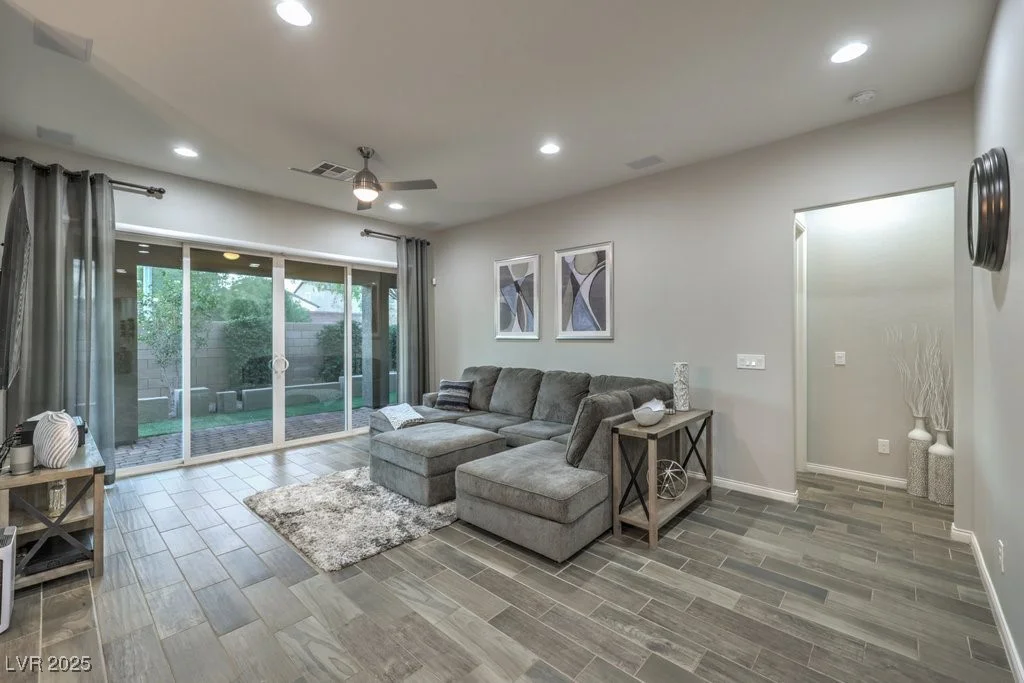 5433 Strawberry Swing, North Las Vegas, NV 89081