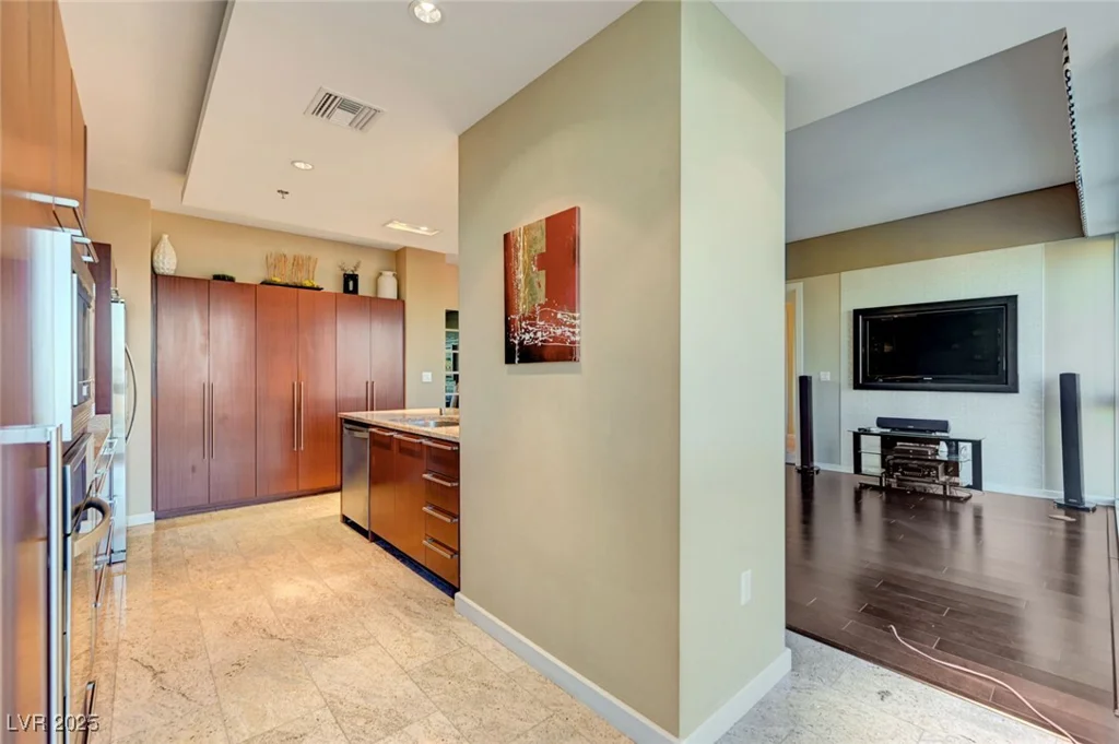 4471 Dean Martin, Las Vegas, NV 89103