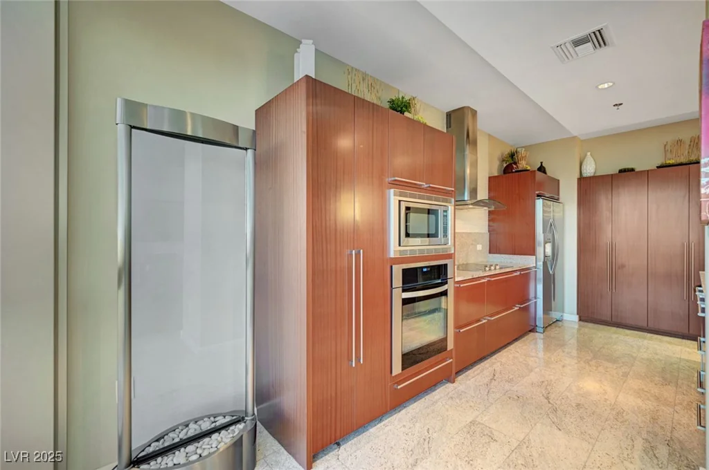 4471 Dean Martin, Las Vegas, NV 89103