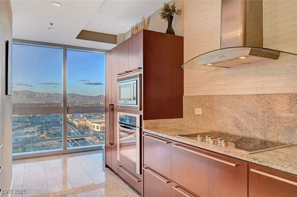 4471 Dean Martin, Las Vegas, NV 89103