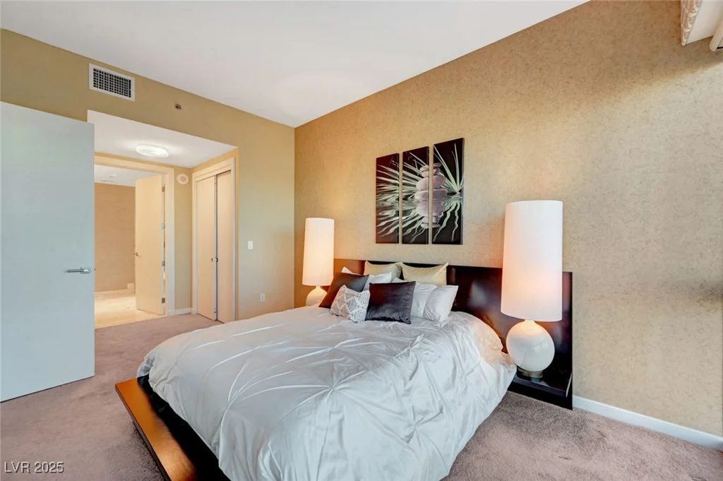 4471 Dean Martin, Las Vegas, NV 89103