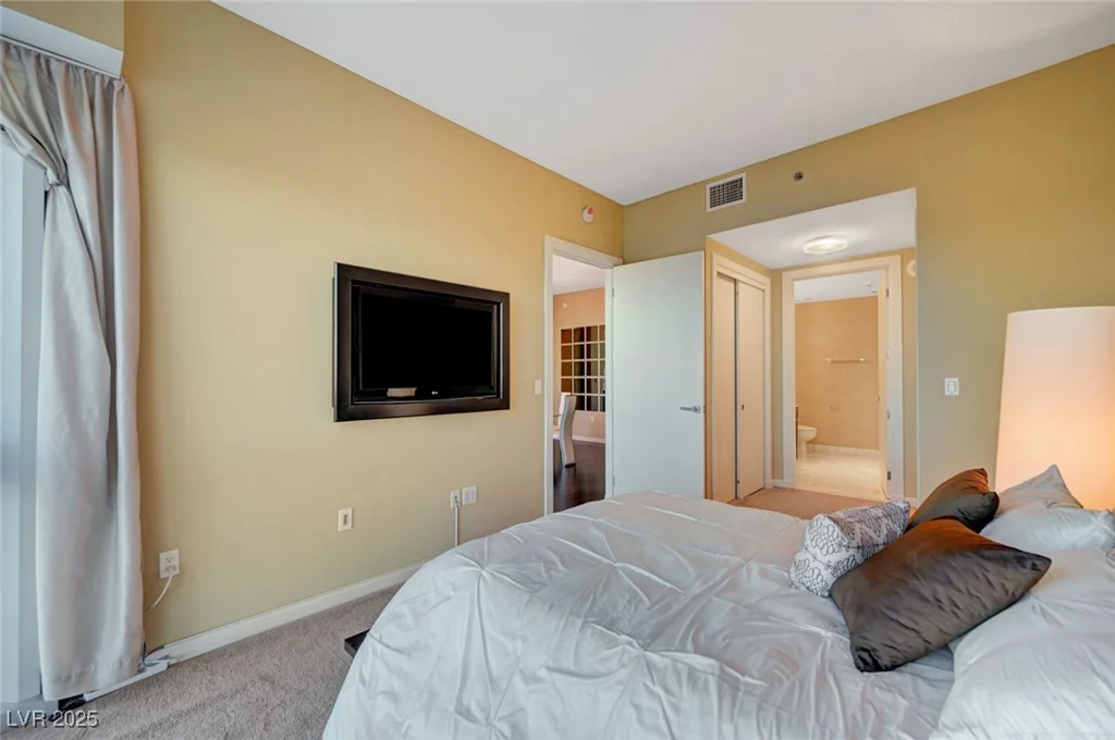 4471 Dean Martin, Las Vegas, NV 89103