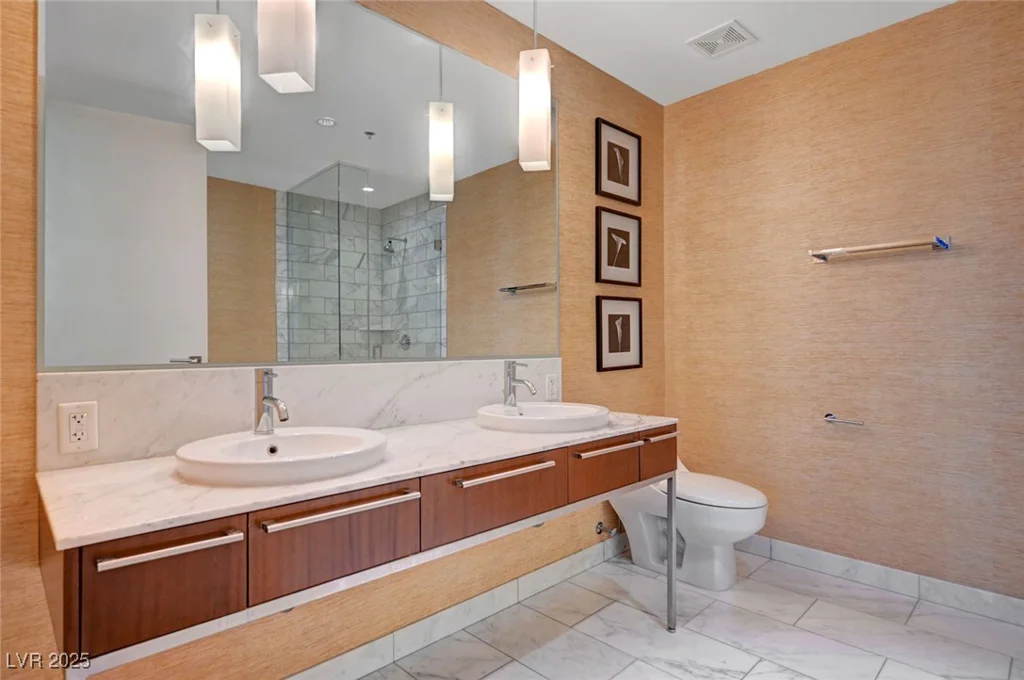 4471 Dean Martin, Las Vegas, NV 89103