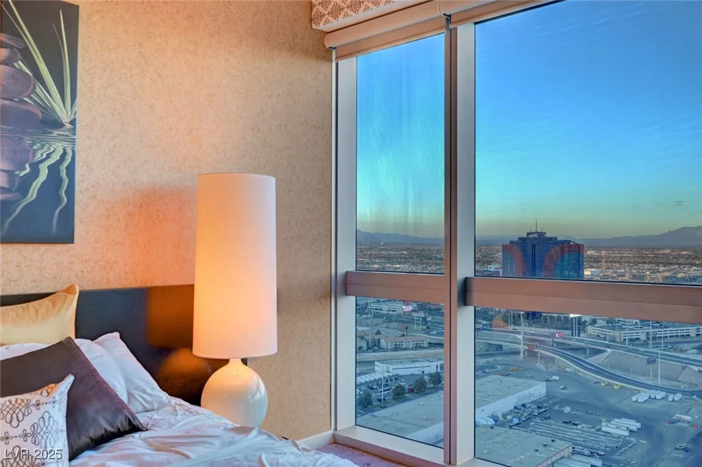 4471 Dean Martin, Las Vegas, NV 89103