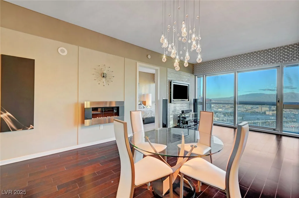 4471 Dean Martin, Las Vegas, NV 89103