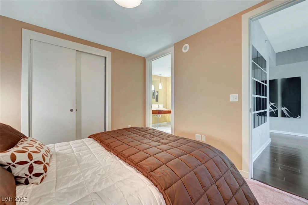 4471 Dean Martin, Las Vegas, NV 89103