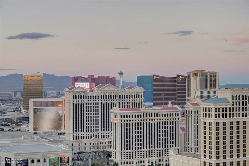 4471 Dean Martin, Las Vegas, NV 89103