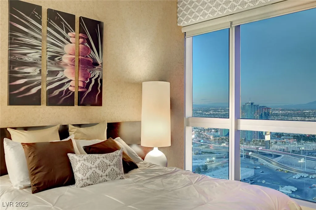 4471 Dean Martin, Las Vegas, NV 89103