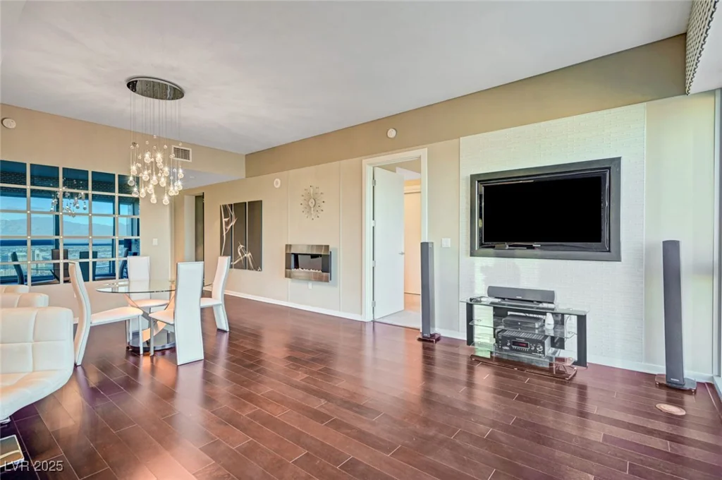 4471 Dean Martin, Las Vegas, NV 89103