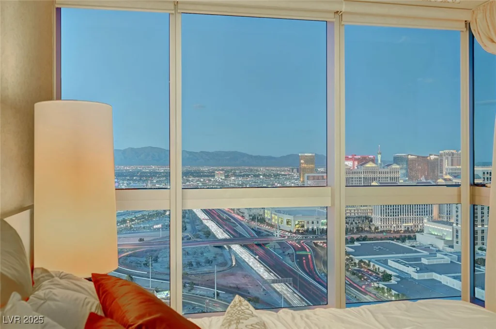 4471 Dean Martin, Las Vegas, NV 89103