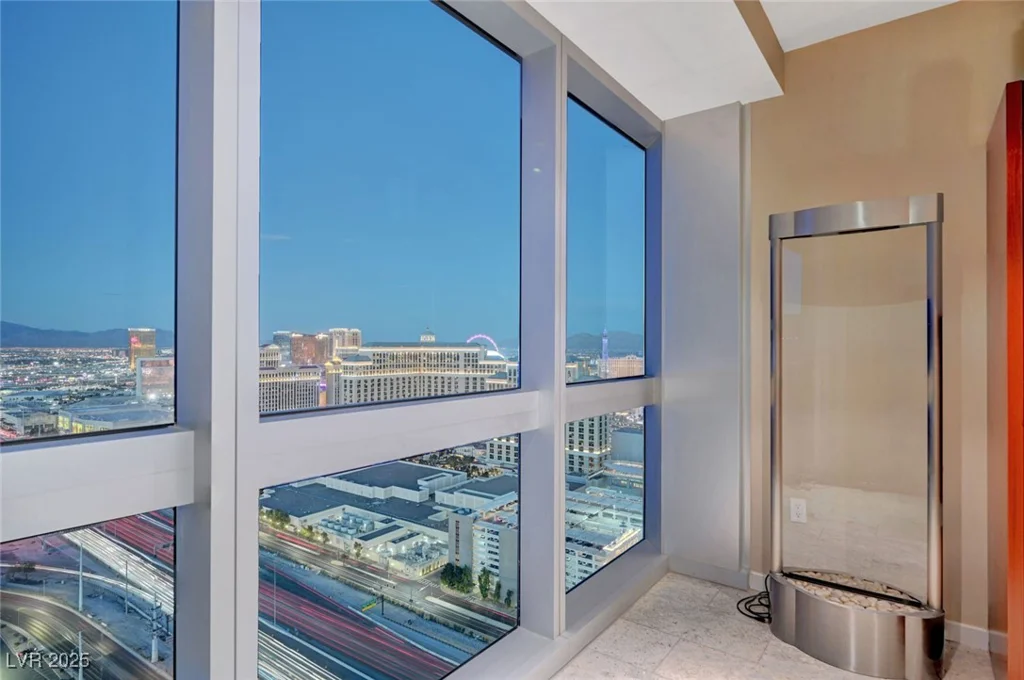 4471 Dean Martin, Las Vegas, NV 89103