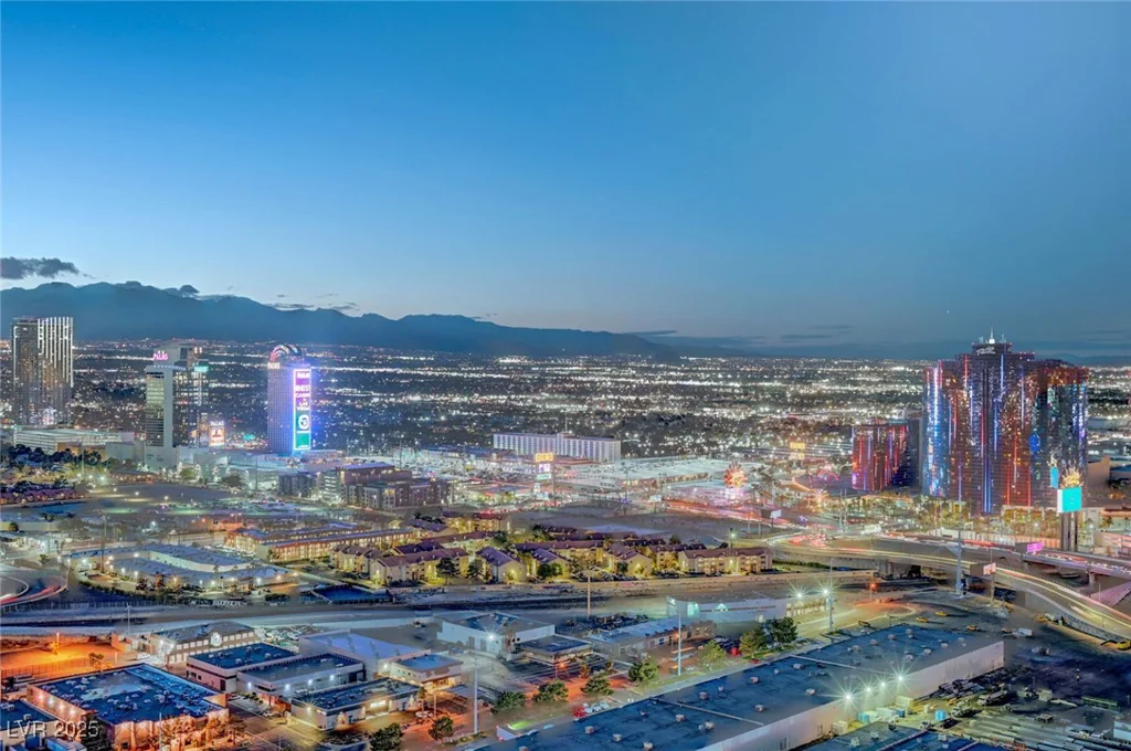 4471 Dean Martin, Las Vegas, NV 89103