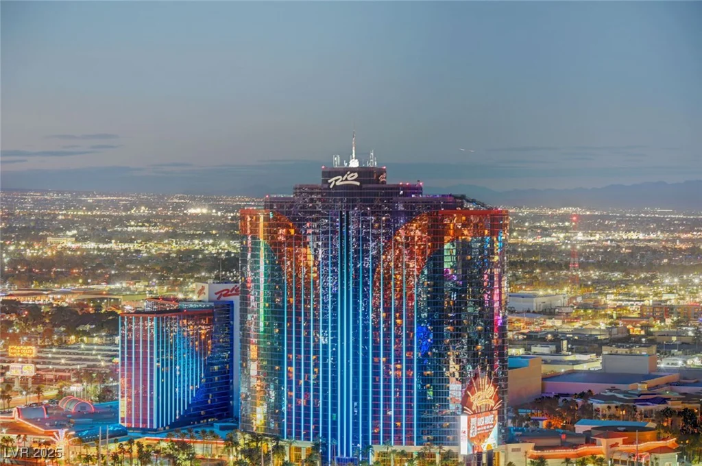 4471 Dean Martin, Las Vegas, NV 89103