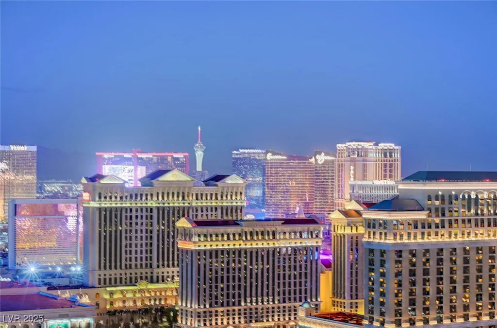 4471 Dean Martin, Las Vegas, NV 89103