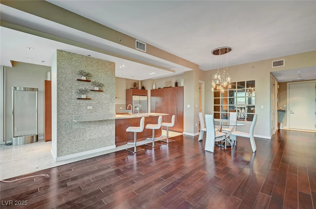 4471 Dean Martin, Las Vegas, NV 89103